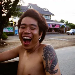 Still from Mobile Men (2)