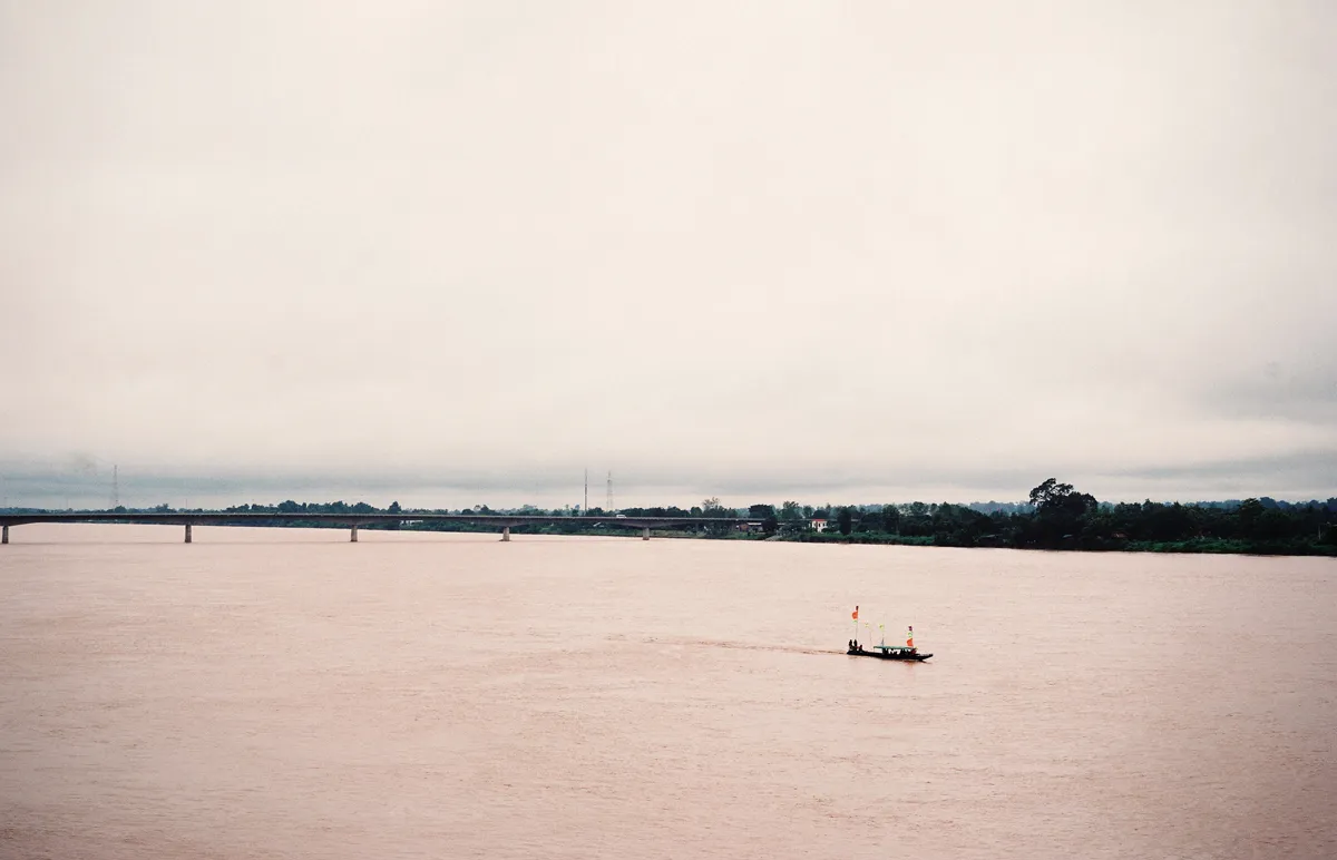 Still from Mekong Hotel (12)